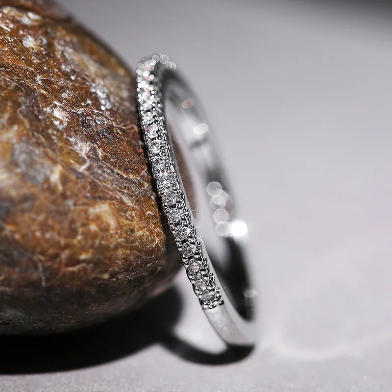 Elov womans gold ring