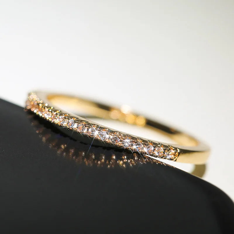 Elov womans gold ring